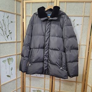 Men's Black Puffer Winter Coat with Hood, Size M